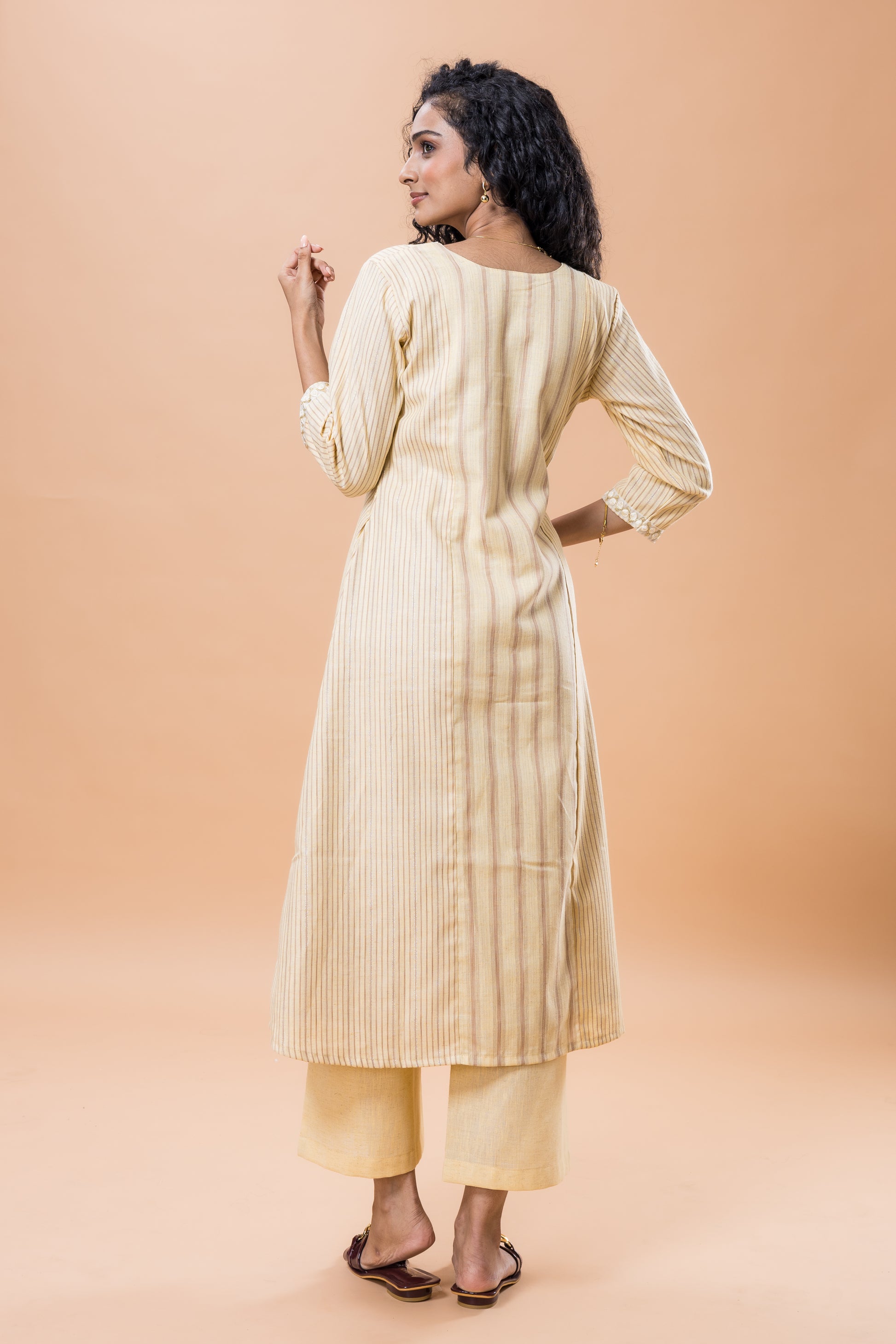 Yellow striped kurta pant set with lace