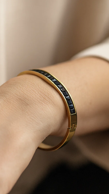 Black Stone Elegant Kada